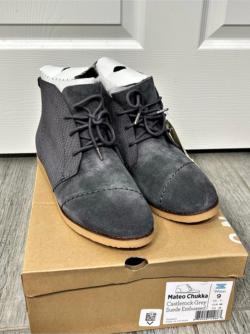 TOMS Mateo Chukka Suede Chukka Ankle Boots in Gray US 9 NWT